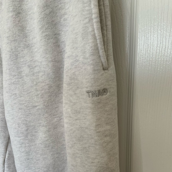 Aritzia TNA Sweatpants Heather Cloud White - Picture 5 of 5